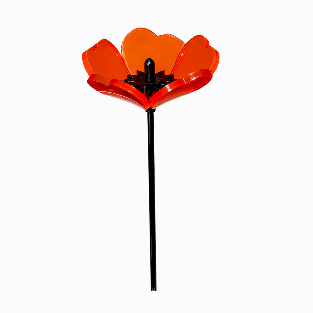 A single 25cm high poppy-shaped garden suncatcher on a metal stake.