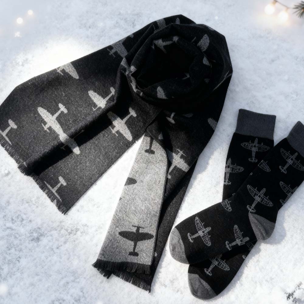 Bundel Offer. Wrap up in style with this exclusive RAF Museum Spitfire Scarf and Socks Set
